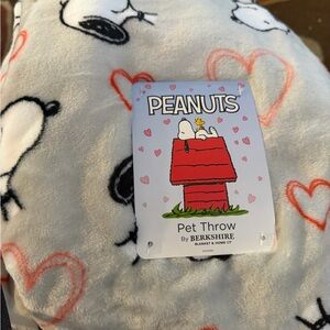Berkshire Peanuts Snoopy Pet Throw Blanket